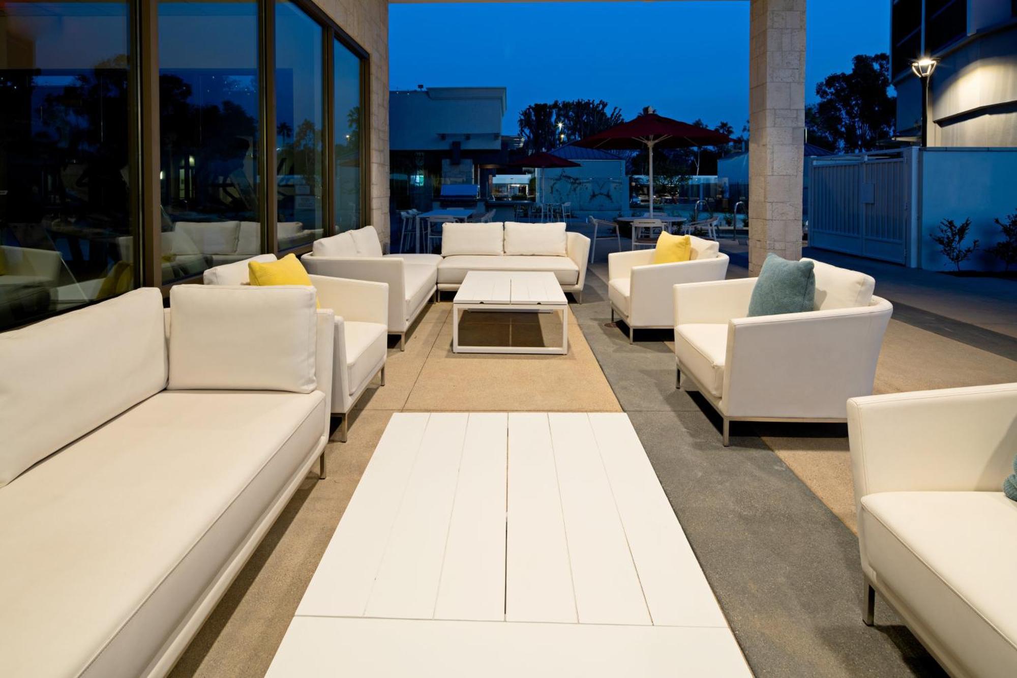 Holiday Inn Long Beach - Airport By Ihg Buitenkant foto